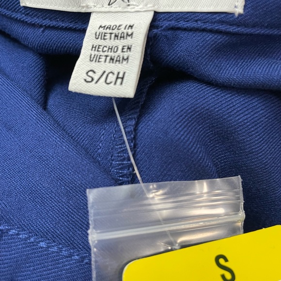 NWT Fever Womens Blue Sharkbite Hem Sleeveless Blouse Size Small - Picture 4 of 4